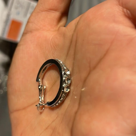 Earring - Picture 3 of 3